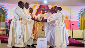 8868e3eb4ae1f7bc5969ab7ae1ee86e4_XL