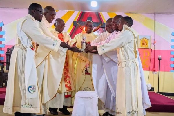 8868e3eb4ae1f7bc5969ab7ae1ee86e4_XL